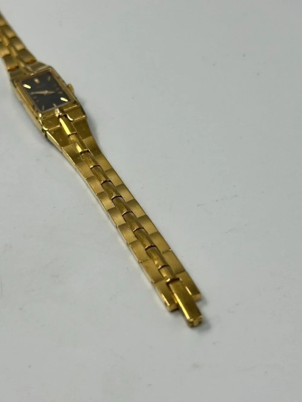 Vintage Seiko Watch Women Gold Tone Black 2E20-7479 New Battery 6.5